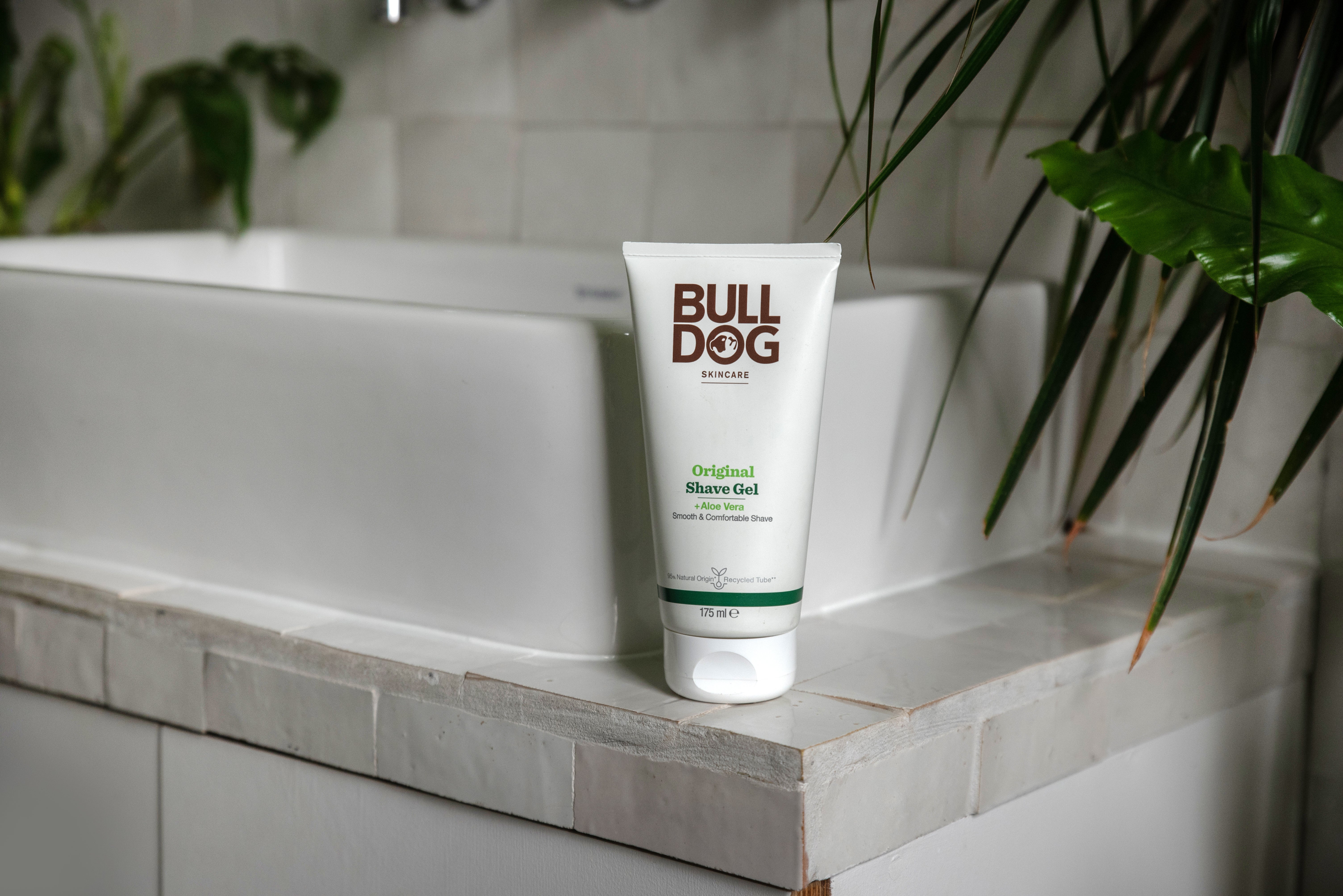 男性用のオリジナルシェーブジェル|シェービング準備 – Bulldog Skincare